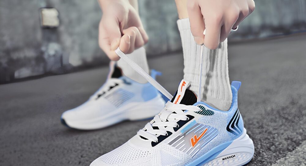 Дышащие легкие спортивные кроссовки Warrior WXY-K602C-White/Blue/Black фото 4